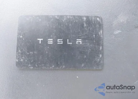 2023 Tesla Model Y Awd/Long Range Dual Motor All-Wheel Drive z USA, uszkodzony, nr VIN 7SAYGAEE4PF850527